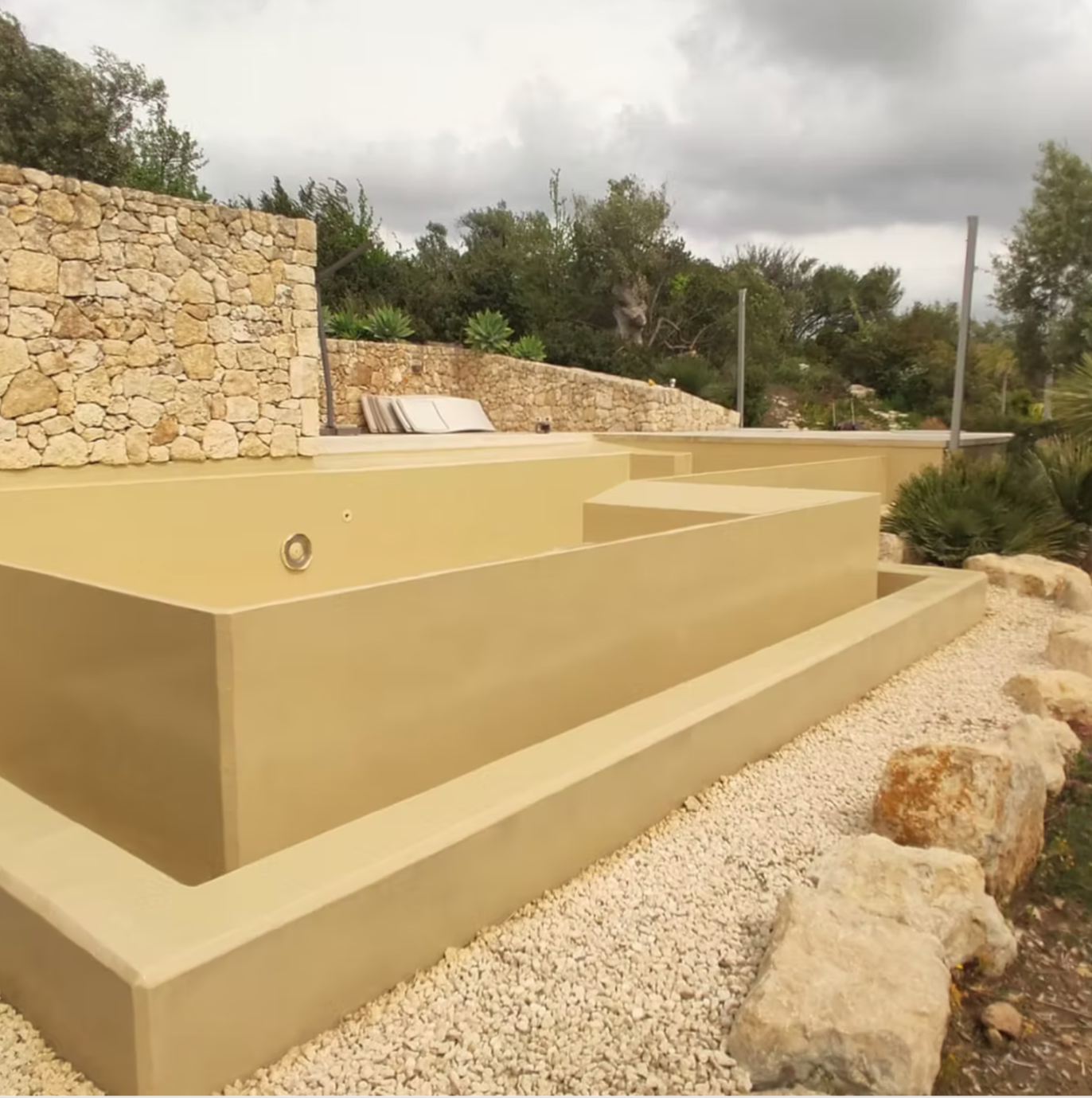 VERNILUX SWIM finitura per piscine Acril-Poliuretanica