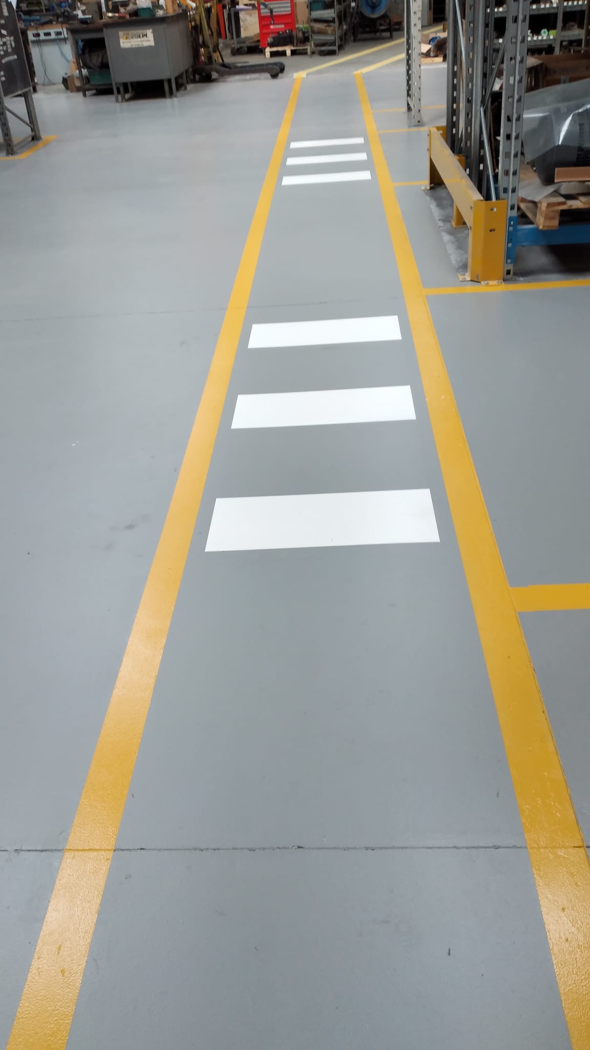 VERNILUX POL  Verniciatura Poliuretanica Trasparente o Colorata anti UV